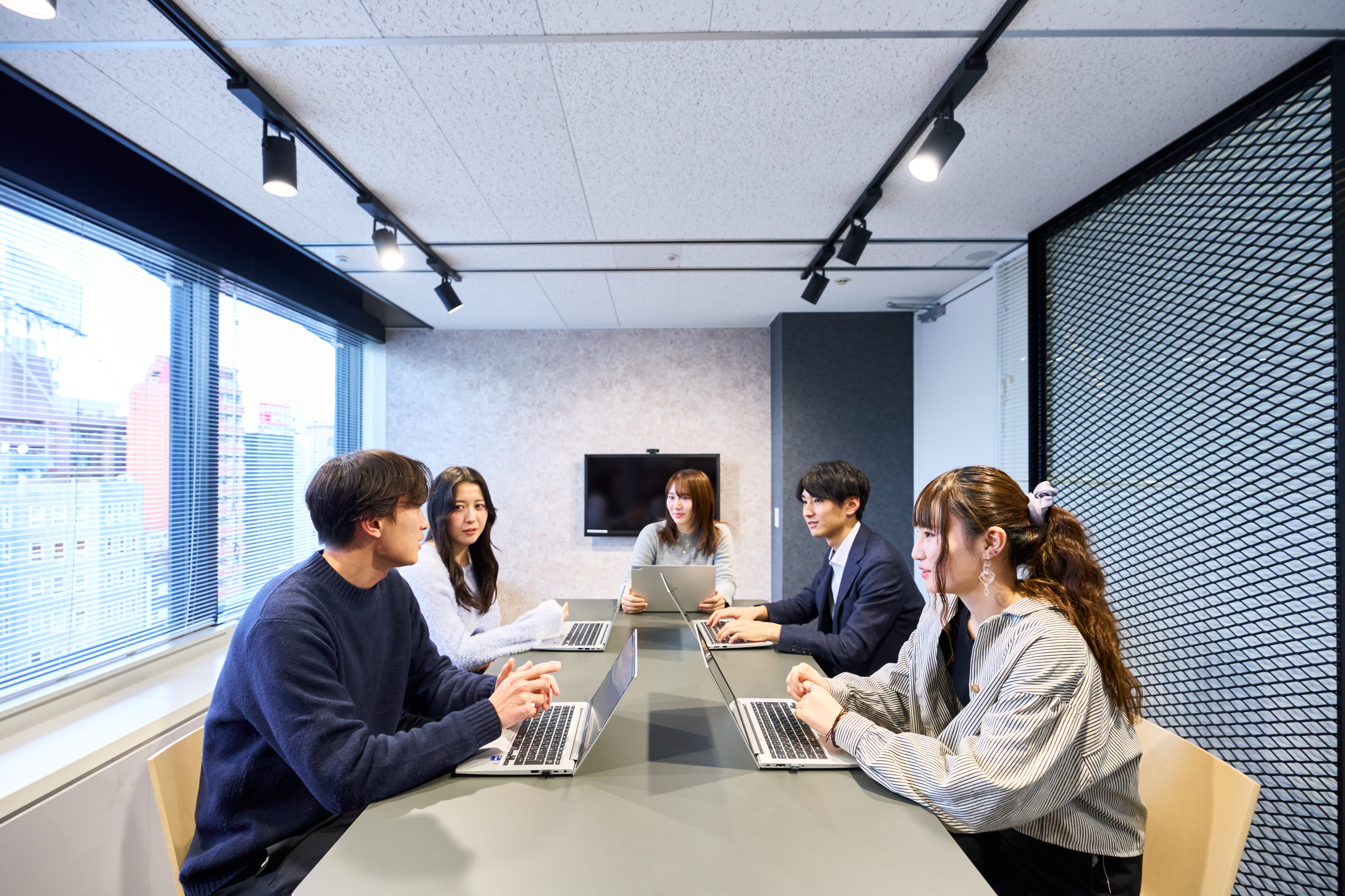 株式会社ネオマーケティング 大阪営業所の正社員 マーケティング・企画職 コンサルタント職 営業職 広告・マーケティング コンサルティング・リサーチ インターネット求人イメージ
